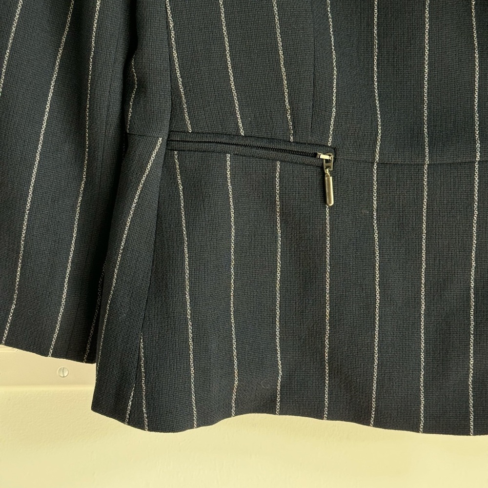 ARMANI COLLEZIONI Sz 8 Vintage Striped Navy Wool Blend Notched Collared - Picture 3 of 9
